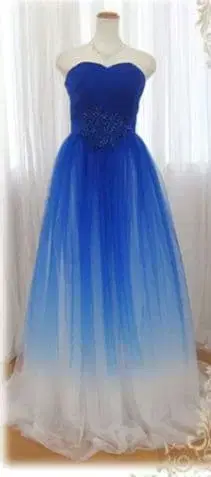 파란색 그라데이션 스트랩 드레스