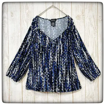 새상품급 다이아몬드 넥 풀오버 올 패턴 화려한 블루 워셔블 M 럭셔리