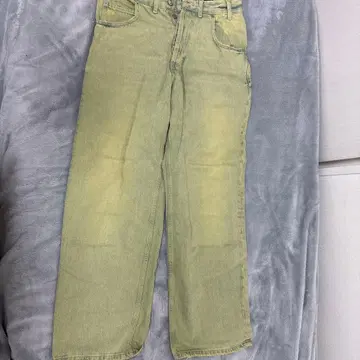 ZARA 연한 옐로우 컬러 스트레이트 레그 데님 팬츠