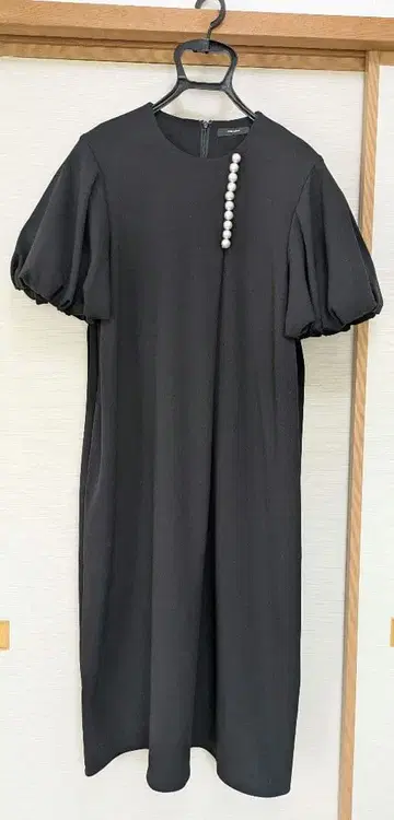 최근 YOKO CHAN 블랙 원피스 펄 플레어 소매