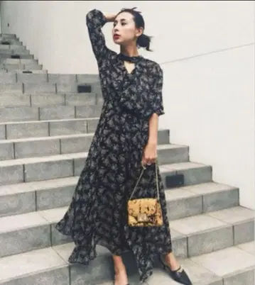 AmeriVINTAGE FLOWER SLIT DRESS 아메리빈티지