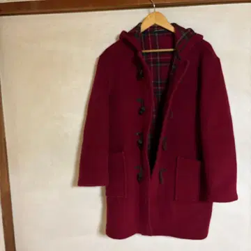 버건디 색 더플 코트 체크 무늬