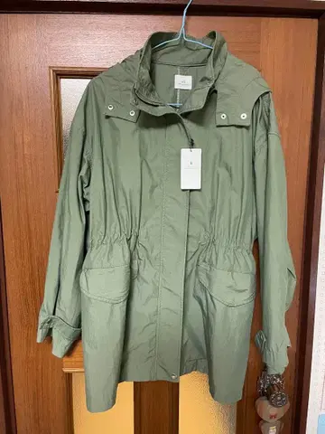 새상품 올리브 그린 후드 부착 자켓 FREE 그린 라벨