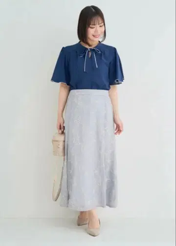 꽃무늬 자수 머메이드 스커트