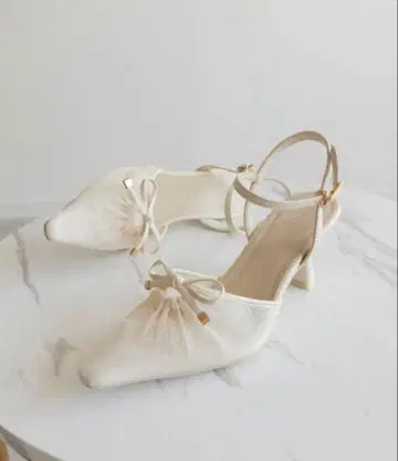 RANDA 시어 리본 펌프스