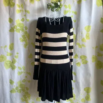 스콧 클럽 스트라이프 리브 원피스