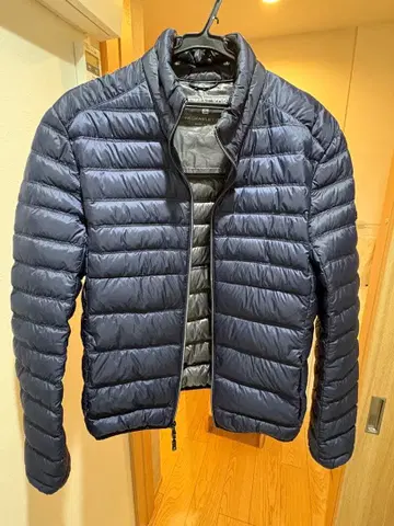 마이클코어스 패커블 다운 자켓 S 네이비 MKJ64117