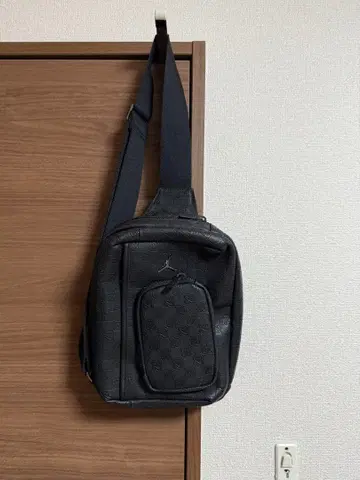 [ 새상품급 ] JORDAN 조던 모노그램 바디백