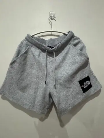THE NORTH FACE 그레이 숏팬츠