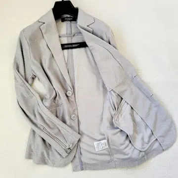 컨디션 최상 현행 우노 피 우노 우구알레 토레 테일러드 자켓 비쥬