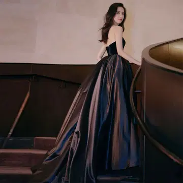 블랙 드레스 새틴 드레인 전취 웨딩