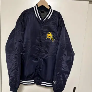 네이비 바시티 자켓 자수 로고