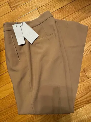 새상품 셀포드 스트레이트 팬츠