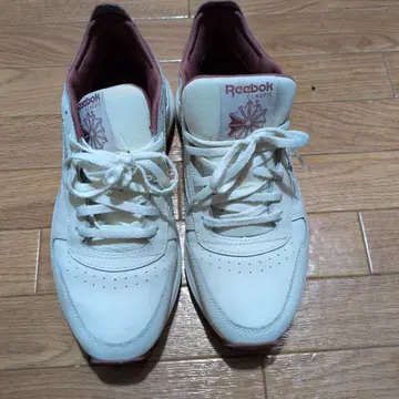 Reebok Classic 화이트/핑크 스니커즈