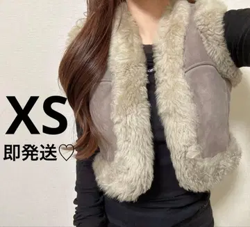 즉시 발송 Y2K 무스탕 그레이 퍼 스웨이드 슬리브리스 베스트