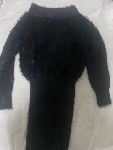 오프숄더 디자인 샤기 니트 원피스