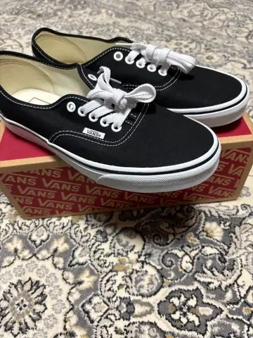 VANS 오센틱 스니커즈