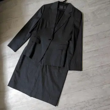 언타이틀 스트라이프 스커트 수트 상하의 다크 그레이