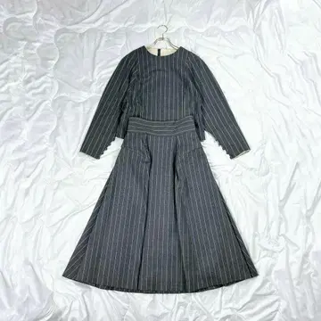 새상품급 어도어 울 스트라이프 블라우스 하이웨스트 플레어 스커트 세트