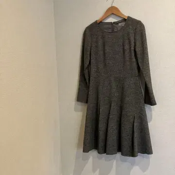 작은 사이즈 Viaggio Blu 그레이 긴팔 플레어 원피스 사이즈 0