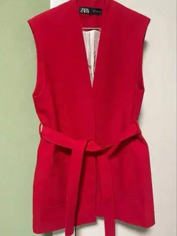 ZARA 빨간색 노카라 베스트 EUR S