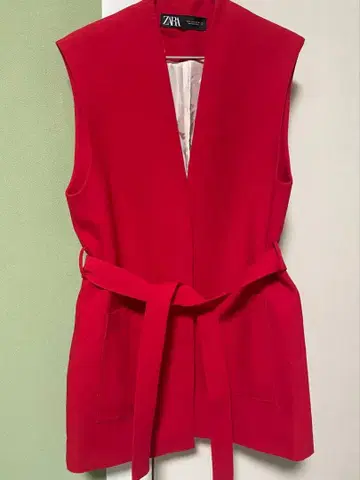 ZARA 빨간색 슬리브리스 컬러 베스트 EUR S