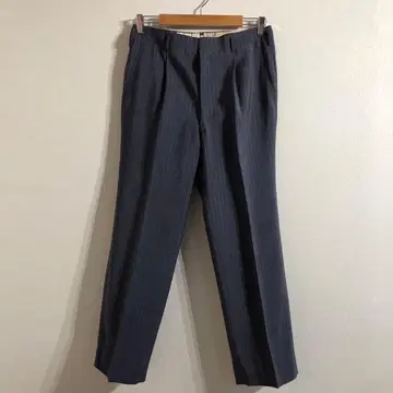 노브랜드 블루 그레이 스트라이프 패턴 슬랙스