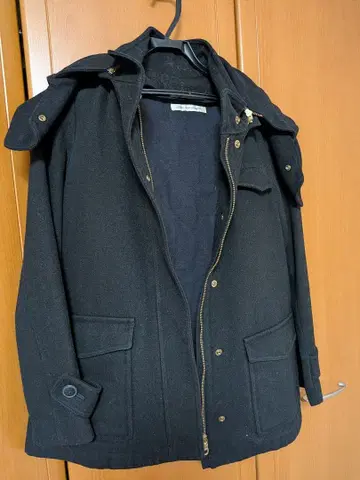 그린 라벨 릴랙싱 블랙 더플 코트