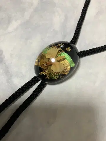 루프 타이 금박 장식 포함