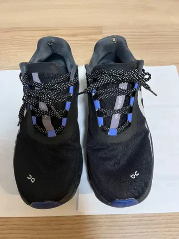 온 클라우드몬스터 스니커즈 26cm