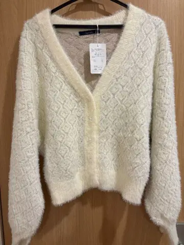 [ 새상품 ] 아이보리 V넥 스웨터 택 포함 포근하고 따뜻한 M 사이즈