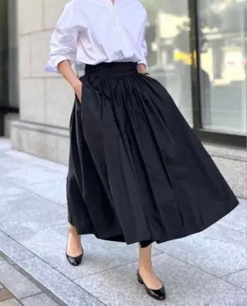 SHE 도쿄 오드리 오드리 36 블랙 플레어 스커트 블랙