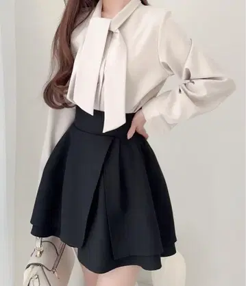 [택 포함 미사용 새상품] mily bilet 슬릿 디자인 치마바지