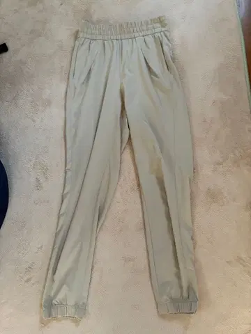 Lululemon 라이트 베이지 조거 팬츠 S