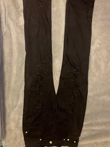 데미지 가공 스키니 데님 팬츠 블랙