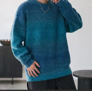 블루 계열 그라데이션 오버 사이즈 니트