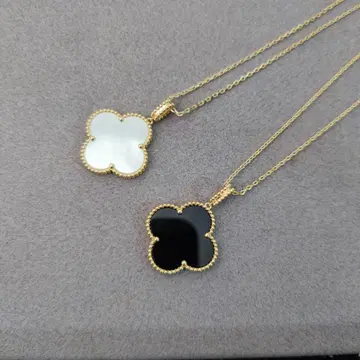 클로버형 펜던트 목걸이 화이트 블랙