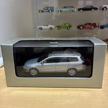 미니 챔피언스 1/43 폭스바겐 파사트 바리안트