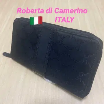 로베르타 디 카메리노 블랙 엠보싱 가공 장지갑