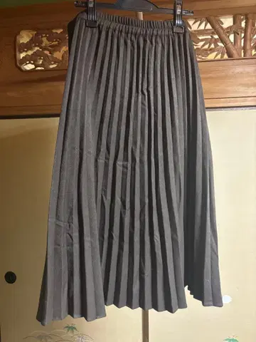 브라운 플리츠 스커트