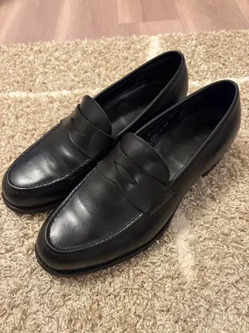 새상품급 산요야마초 미고로 페니 로퍼 8.5 블랙