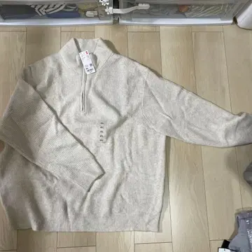 유니클로 수플레얀 하프 지퍼 스웨터 4XL