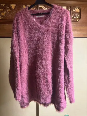 핑크 퍼 V넥 니트