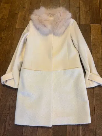 PROPORTION BODY DRESSING 퍼 달린 화이트 롱 코트