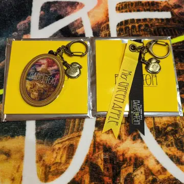 미세스 바벨 가챠 키링 A E 리본 로고