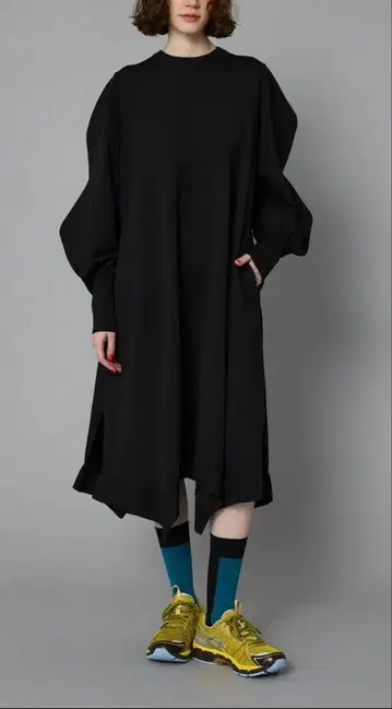 HeRIN.CYE Mountain sleeve docking dress