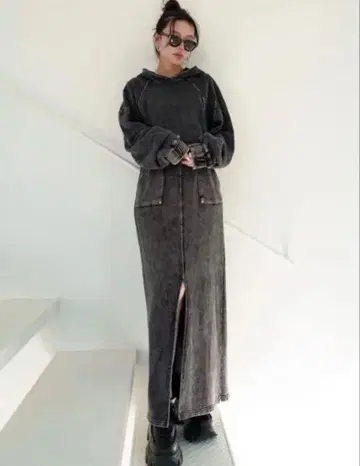 새상품급 Glam Lips 피그먼트 맨투맨 HOODIE 셋업