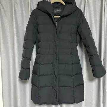 INDIVI 블랙 후드 부착 다운 자켓