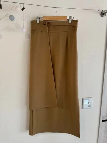 aphi 허리 버튼 랩 스커트