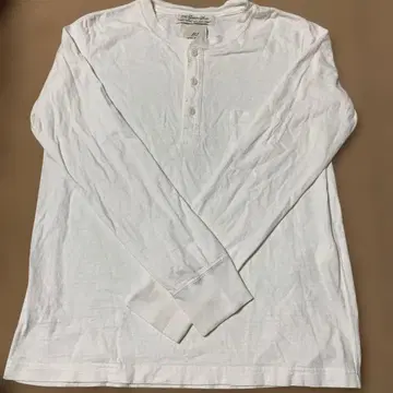 화이트 헨리넥 긴팔 티셔츠